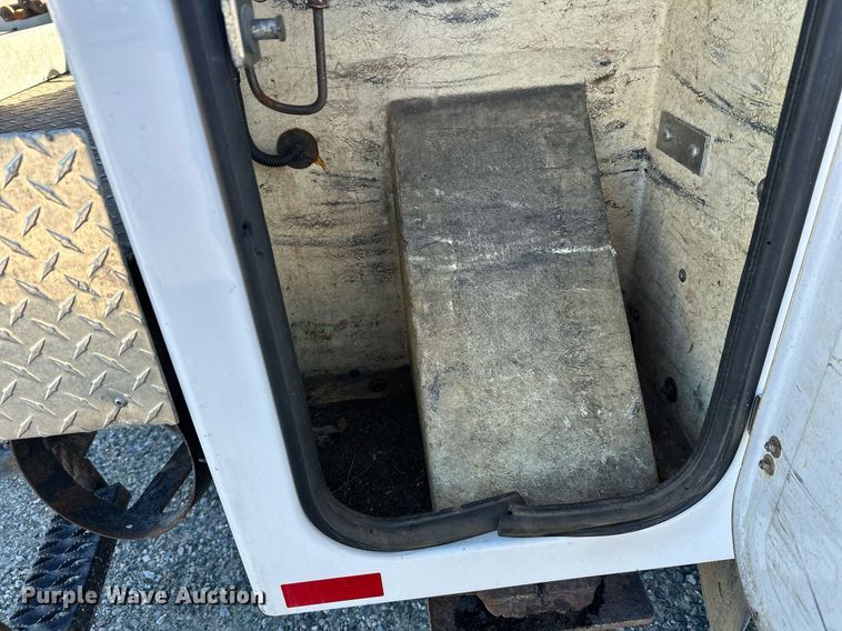 image for item DW4277 2013 Ford F750 Super Duty bucket truck