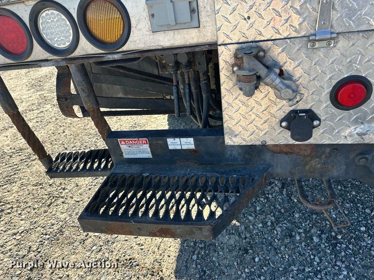 image for item DW4277 2013 Ford F750 Super Duty bucket truck