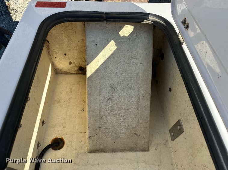 image for item DW4277 2013 Ford F750 Super Duty bucket truck