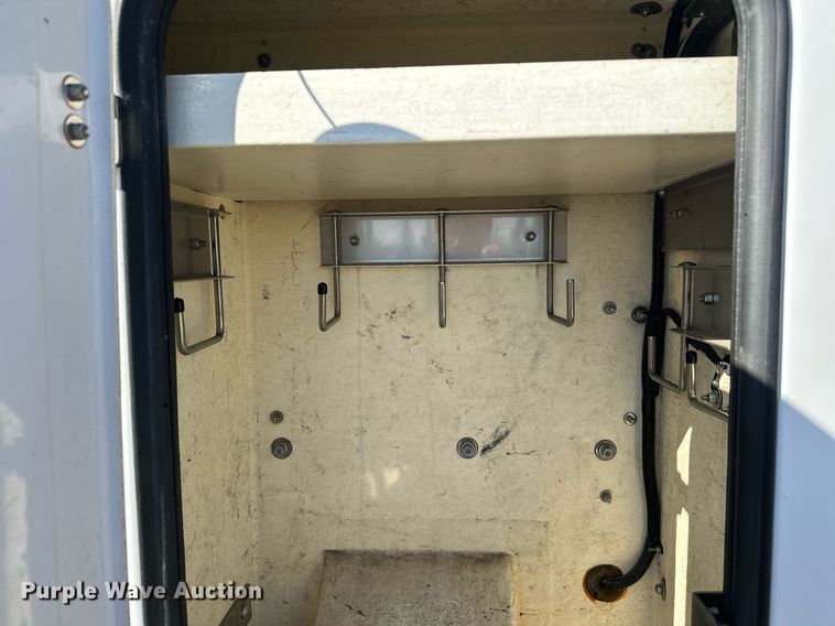 image for item DW4277 2013 Ford F750 Super Duty bucket truck