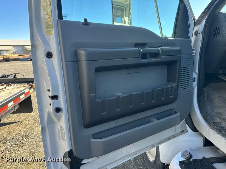 image for item DW4277 2013 Ford F750 Super Duty bucket truck