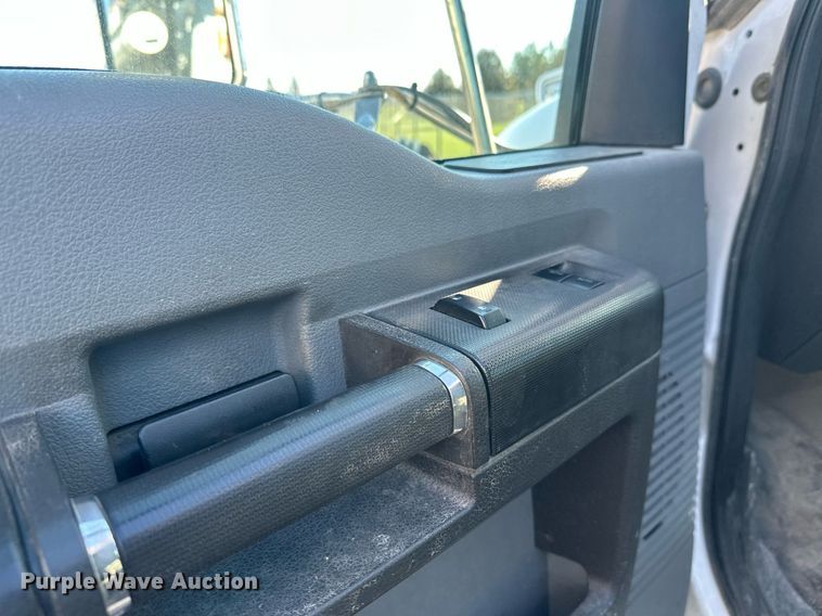 image for item DW4277 2013 Ford F750 Super Duty bucket truck