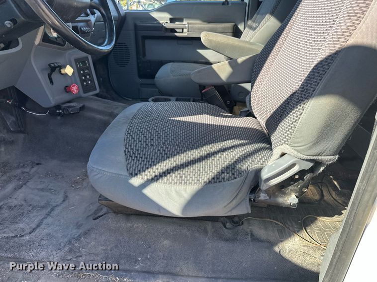 image for item DW4277 2013 Ford F750 Super Duty bucket truck