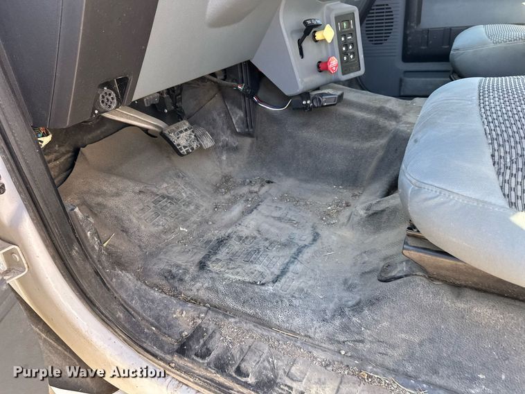 image for item DW4277 2013 Ford F750 Super Duty bucket truck