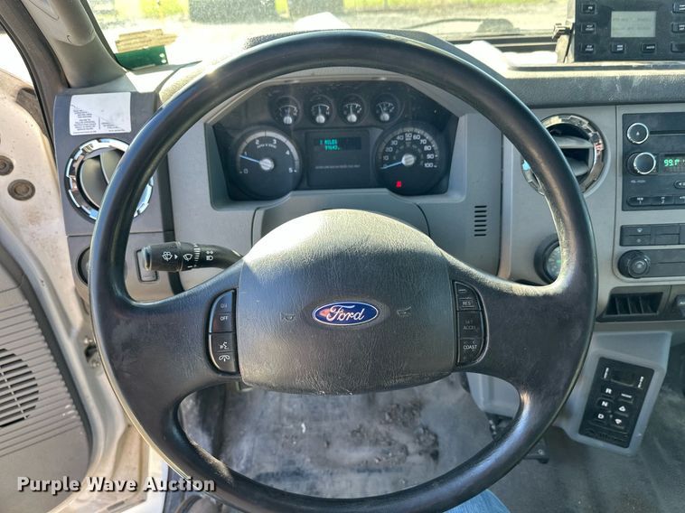 image for item DW4277 2013 Ford F750 Super Duty bucket truck