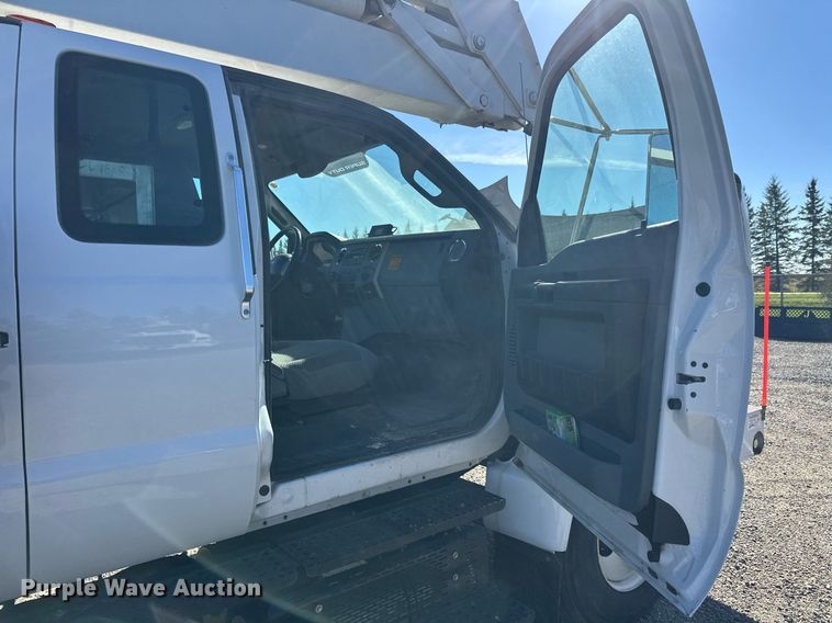 image for item DW4277 2013 Ford F750 Super Duty bucket truck