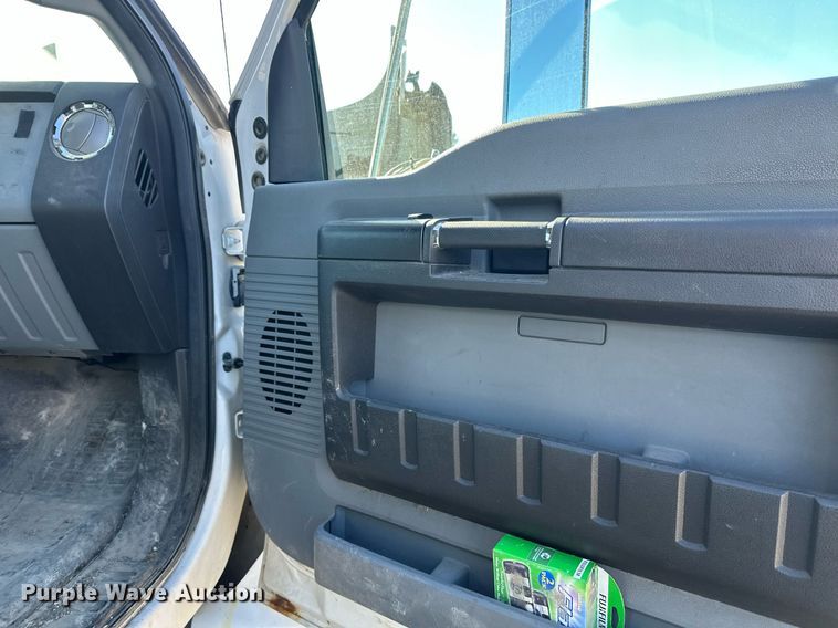 image for item DW4277 2013 Ford F750 Super Duty bucket truck