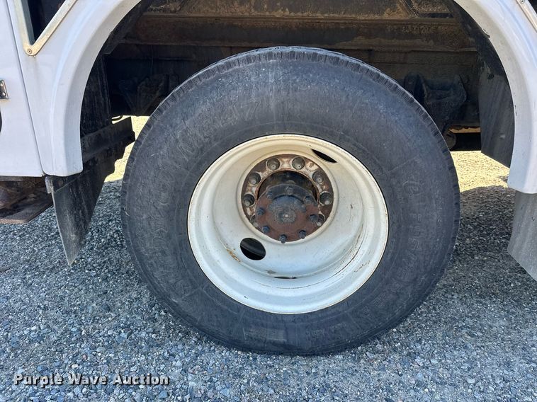 image for item DW4277 2013 Ford F750 Super Duty bucket truck