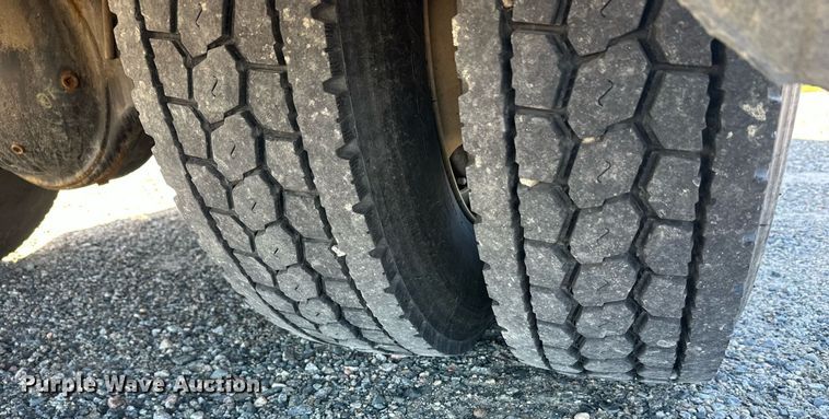 image for item DW4277 2013 Ford F750 Super Duty bucket truck