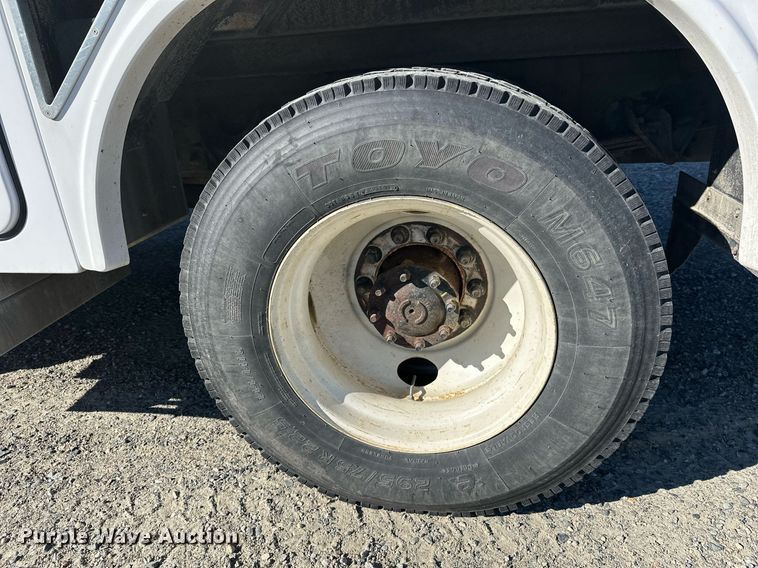 image for item DW4277 2013 Ford F750 Super Duty bucket truck