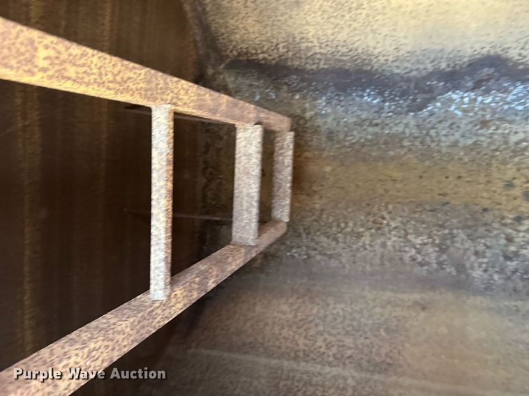 image for item DW4279 Water tank bed