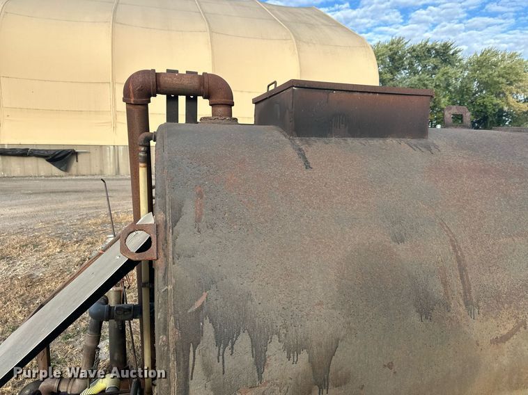 image for item DW4279 Water tank bed