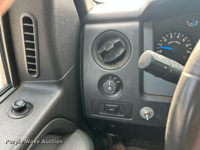 image for item DW4282 2013 Ford F150 SuperCab pickup truck