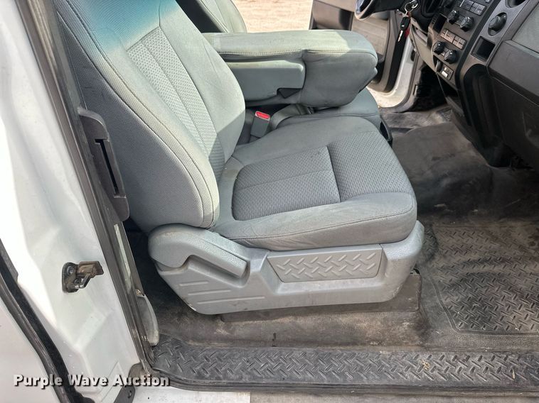 image for item DW4282 2013 Ford F150 SuperCab pickup truck