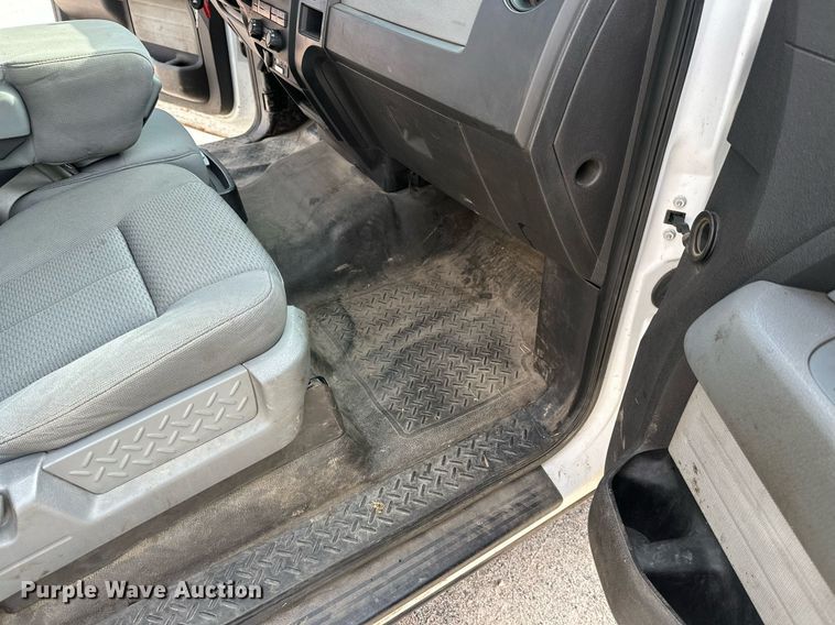 image for item DW4282 2013 Ford F150 SuperCab pickup truck