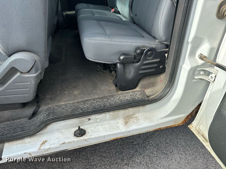 image for item DW4282 2013 Ford F150 SuperCab pickup truck