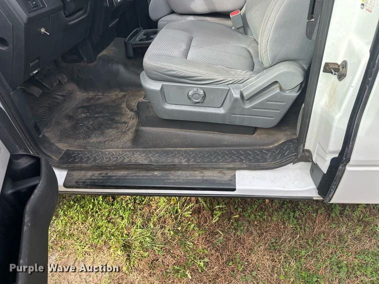 image for item DW4283 2013 Ford F150 SuperCab pickup truck