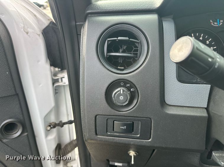 image for item DW4283 2013 Ford F150 SuperCab pickup truck