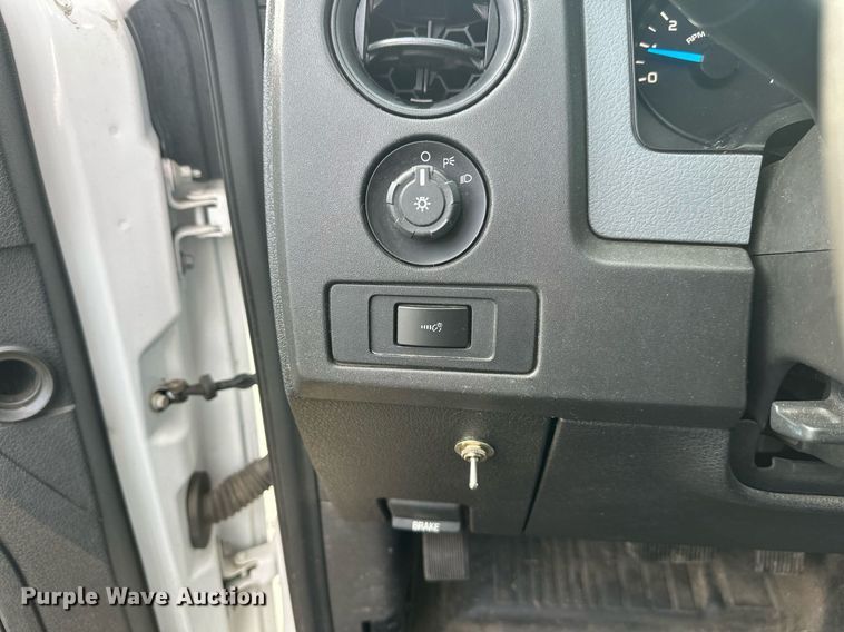 image for item DW4283 2013 Ford F150 SuperCab pickup truck