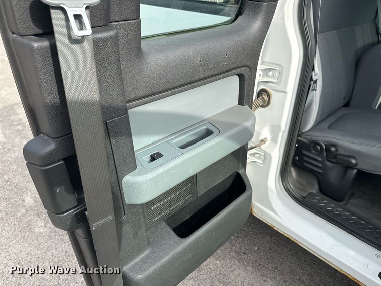 image for item DW4283 2013 Ford F150 SuperCab pickup truck