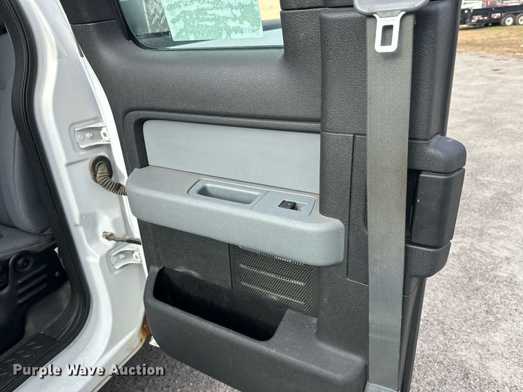 image for item DW4283 2013 Ford F150 SuperCab pickup truck