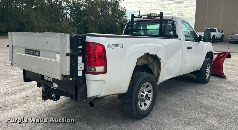 image for item DW4284 2013 GMC Sierra 3500HD pickup truck