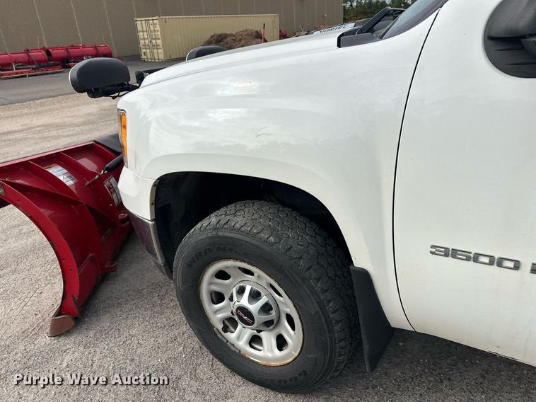 image for item DW4284 2013 GMC Sierra 3500HD pickup truck