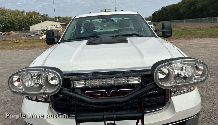 image for item DW4284 2013 GMC Sierra 3500HD pickup truck