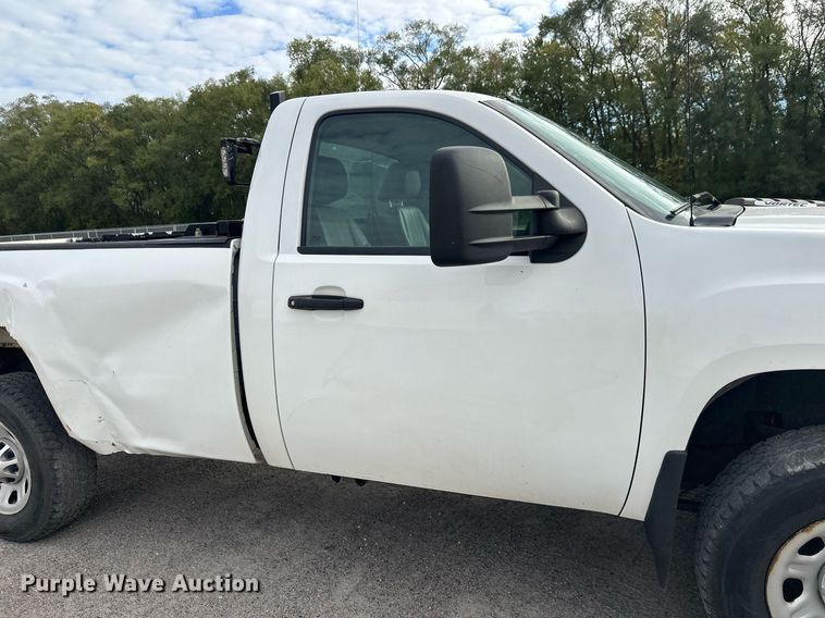 image for item DW4284 2013 GMC Sierra 3500HD pickup truck