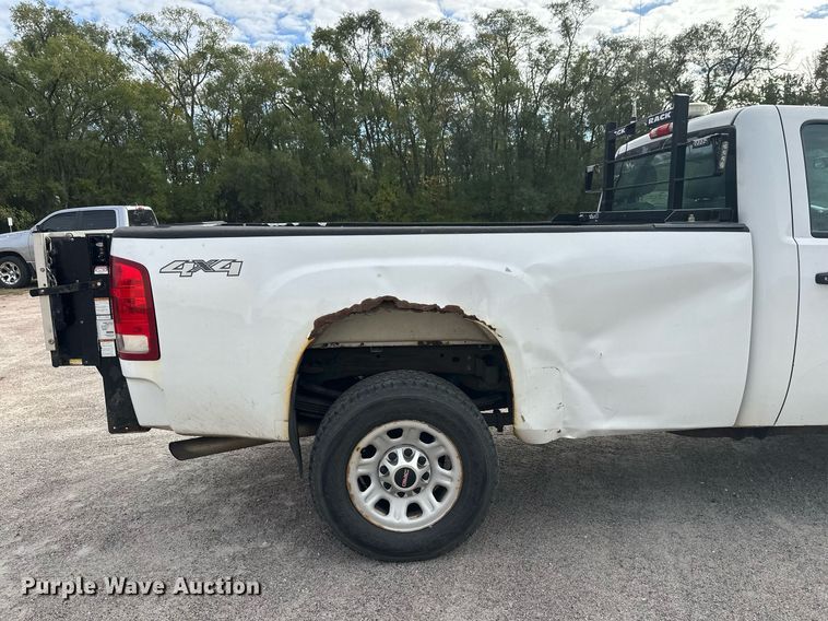 image for item DW4284 2013 GMC Sierra 3500HD pickup truck