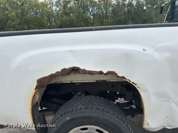 image for item DW4284 2013 GMC Sierra 3500HD pickup truck