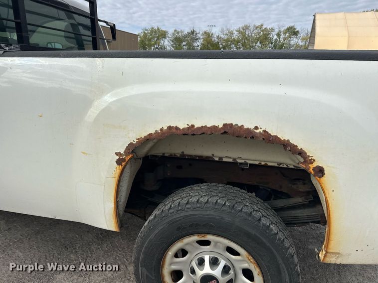 image for item DW4284 2013 GMC Sierra 3500HD pickup truck