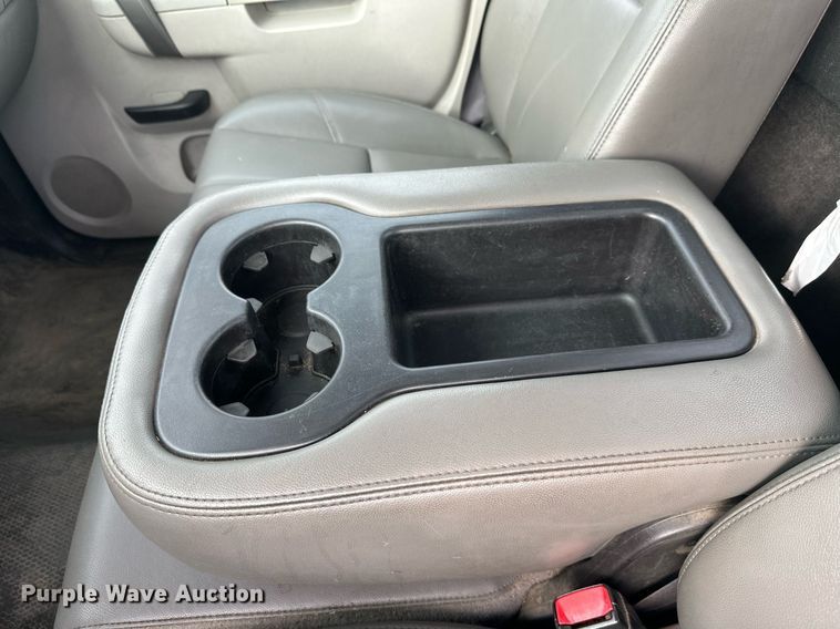 image for item DW4284 2013 GMC Sierra 3500HD pickup truck