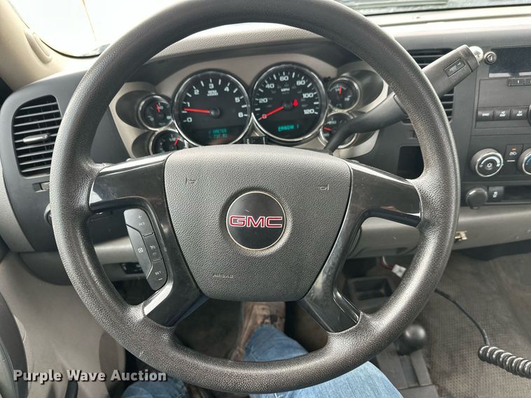 image for item DW4284 2013 GMC Sierra 3500HD pickup truck