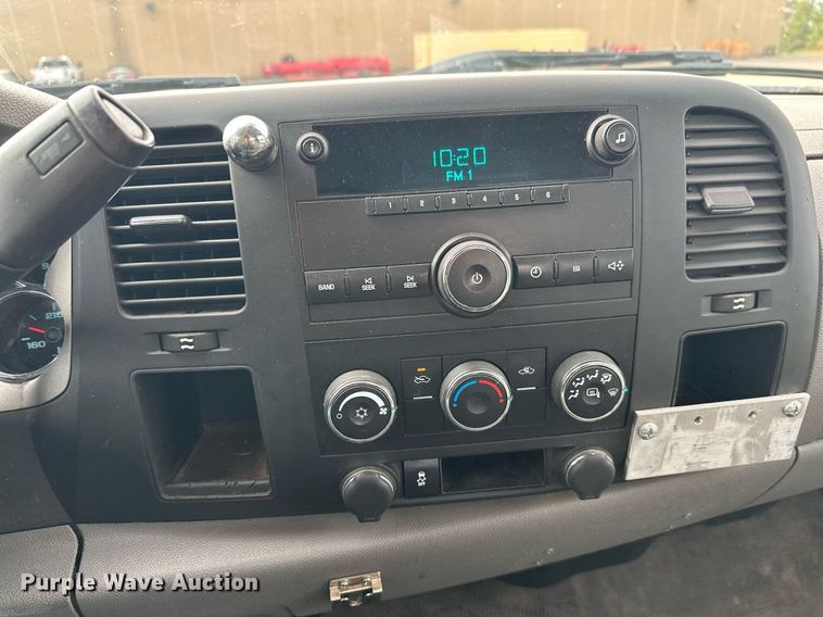 image for item DW4284 2013 GMC Sierra 3500HD pickup truck