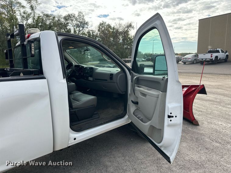 image for item DW4284 2013 GMC Sierra 3500HD pickup truck