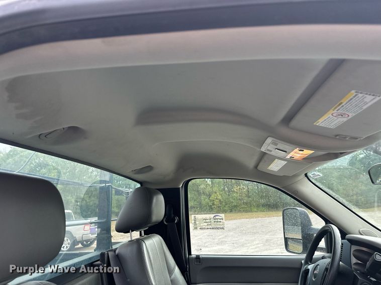 image for item DW4284 2013 GMC Sierra 3500HD pickup truck