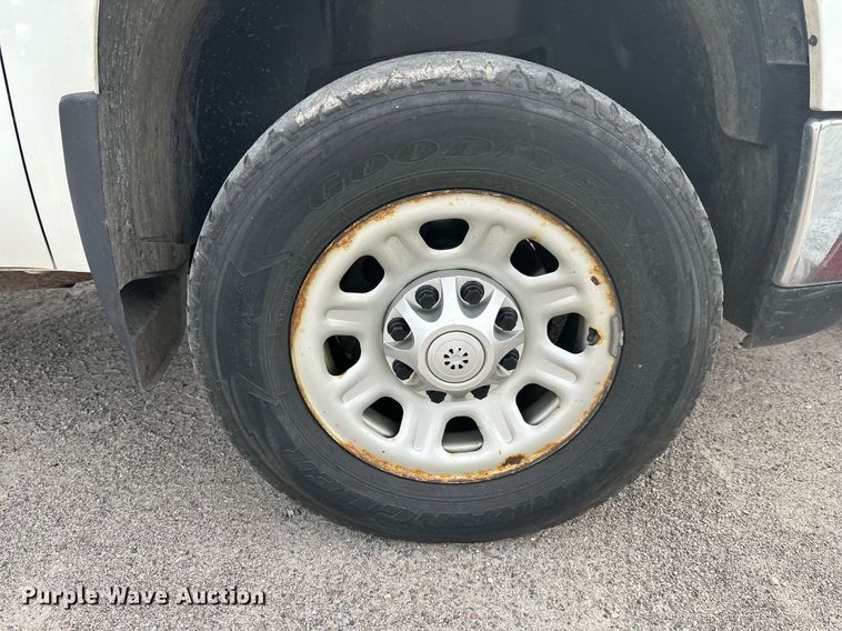 image for item DW4284 2013 GMC Sierra 3500HD pickup truck