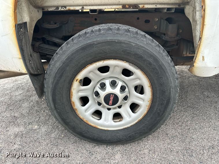 image for item DW4284 2013 GMC Sierra 3500HD pickup truck