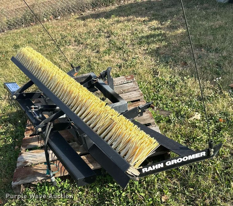 image for item DW4287 Rahn Groomer brush attachment