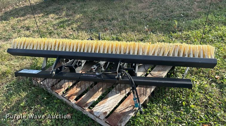 image for item DW4287 Rahn Groomer brush attachment