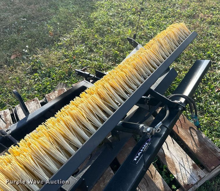 image for item DW4287 Rahn Groomer brush attachment