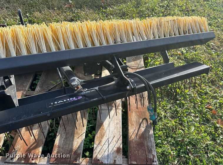 image for item DW4287 Rahn Groomer brush attachment