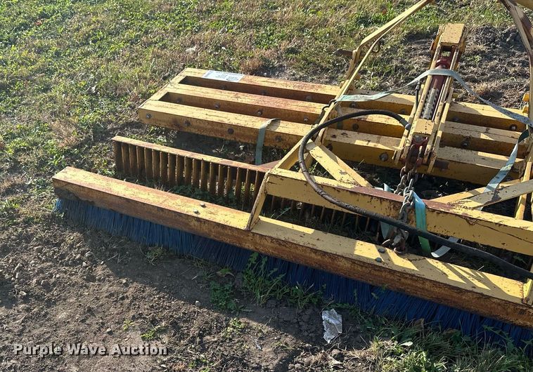 image for item DW4289 8' W field groomer