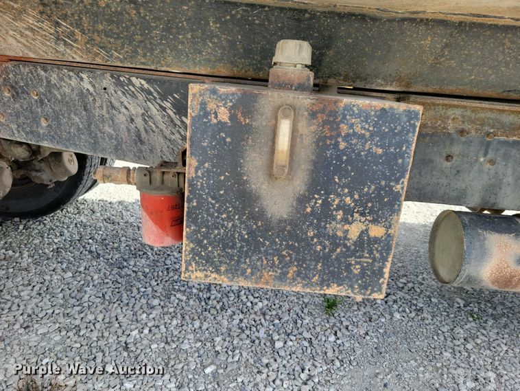 image for item DX6463 1995 Ford L9000 dump truck