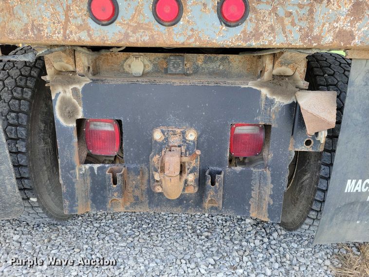 image for item DX6463 1995 Ford L9000 dump truck