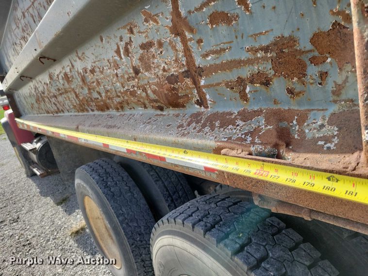 image for item DX6463 1995 Ford L9000 dump truck