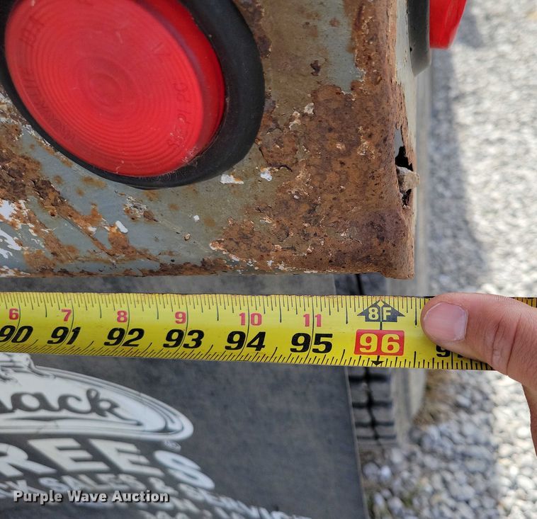 image for item DX6463 1995 Ford L9000 dump truck