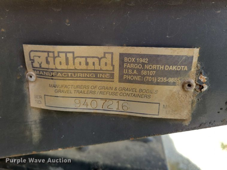 image for item DX6463 1995 Ford L9000 dump truck