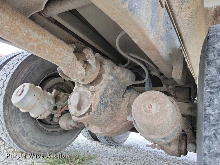 image for item DX6463 1995 Ford L9000 dump truck